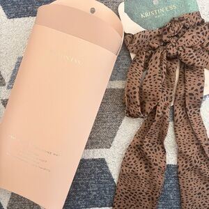 Kristin Ess Bundle Heat Resistant Silicone Mat & Cheetah Scarf Scrunchie Duo NWT